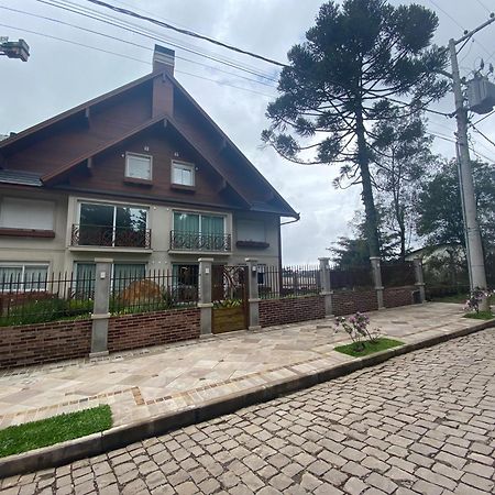 Duplex Novo, Com 02 Suites, Para 06 Pessoas, E 02 Vagas De Garagem 卡内拉 外观 照片